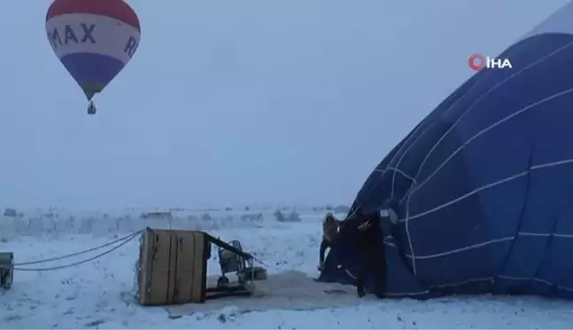 Kapadokya'da balonlar 13 gün aradan sonra gökyüzünü süslemeye devam ediyor