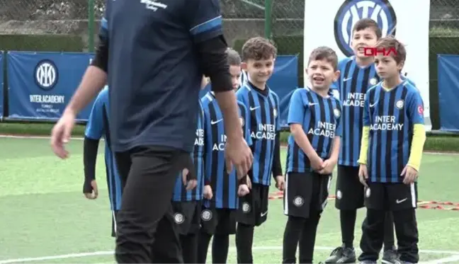 Son dakika haber | SPOR Antalya'da kurulan Inter Academy ile çocuklar hem futbol, hem İngilizce öğreniyor