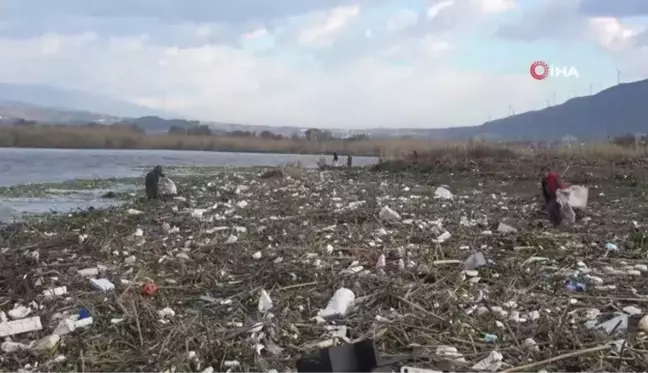 Son dakika haberleri | Sel sularının getirdiği odunlar vatandaşlara kışlık yakacak oldu