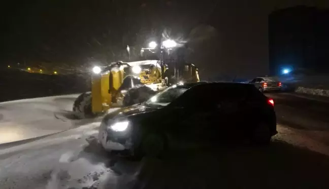 Yoğun tipi nedeniyle 20 araç mahsur kaldı