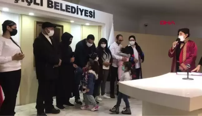 OĞULLARIYLA AYNI ANDA NİKAHI KIYILAN ÇİFTİN TORUNLARI DA TÖRENE KATILDI