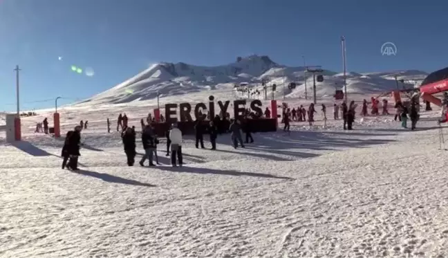 Sağlık çalışanları ve jandarma ekipleri AA'nın 