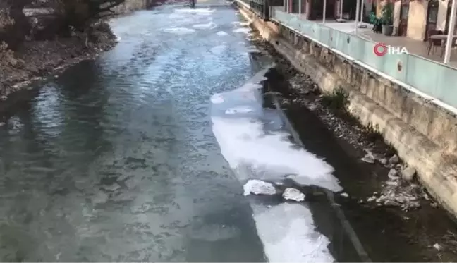 Türkiye'nin en hızlı akan nehri olan Çoruh buz tuttu