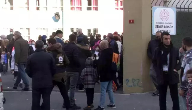 Kadıköy'de şiddet uygulanan okuldaki öğrencilerin velileri konuştu