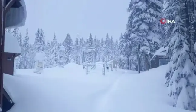 ABD'nin Sierra Nevada bölgesinde 5 metreden fazla rekor seviyede kar yağışı