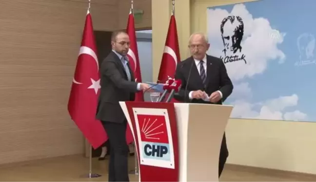 Kılıçdaroğlu, mülakatlarda elenen gençlerle basın toplantısı düzenledi