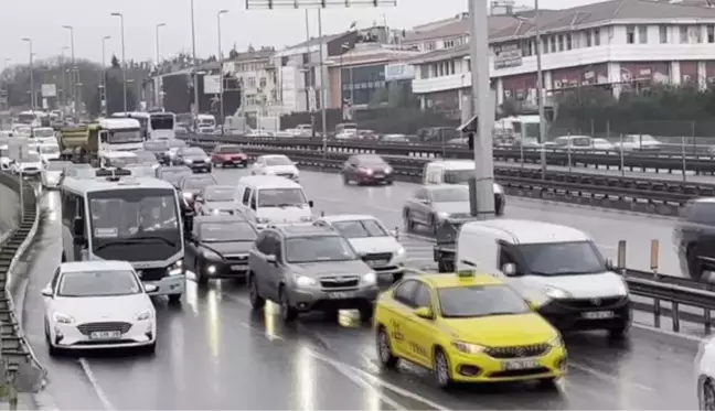 Yağışın da etkisiyle trafik yoğunluğu arttı (2)