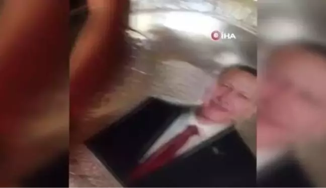 Cumhurbaşkanı Erdoğan'a üzerinde portresi bulunan bakır tepsiyi hediye etmek istiyor