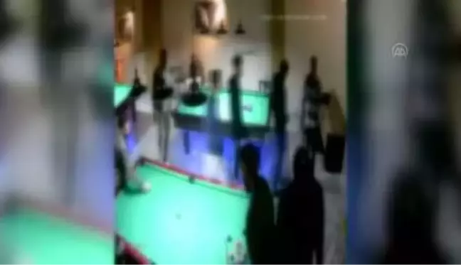 Esenyurt'ta bilardo salonunda çıkan kavga güvenlik kamerasına yansıdı