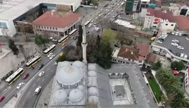 İstanbul'un göbeğinde tarihi mezarlıklar yok oluyor