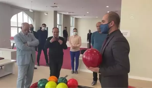 Gazeteciler bowling turnuvasında bir araya geldi