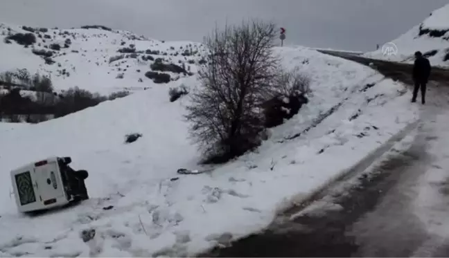 Öğrenci servisi devrildi, biri öğrenci iki kişi yaralandı