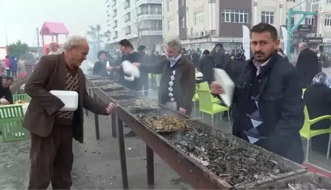 Hamsi festivalinde 2 ton hamsi 2 saatte tüketildi