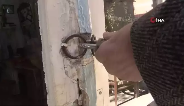 Usturası emektar, kendisi usta... 80 yaşındaki berber 63 yıldır müşterilerini