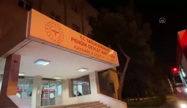 Pendik'te park halindeki polis aracı yandı