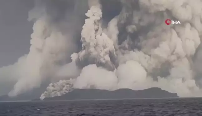 Son Dakika | Tonga'da yanardağ patlamasının ardından Yeni Zelanda ve Fiji'de tsunami uyarısıTonga'da kıyı bölgeleri sular altında kaldı