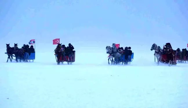 Belediye başkanları Çıldır Gölü'nde tipiye yakalandı