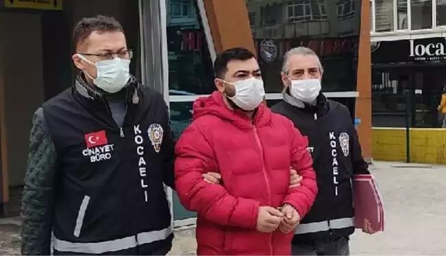 EVİNE GİREN HIRSIZI BIÇAKLAYARAK ÖLDÜRDÜ