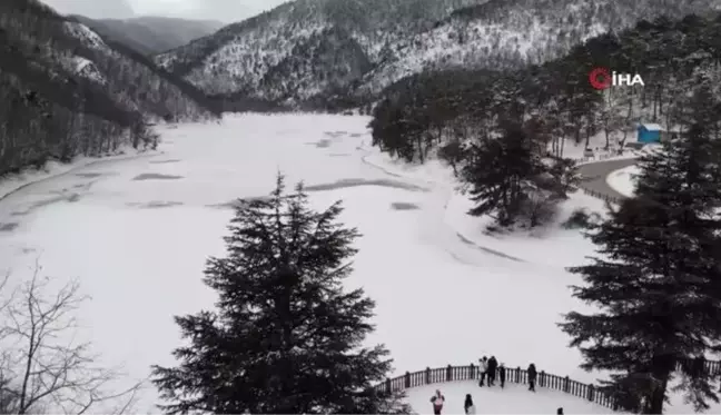 Son dakika haberi: Amasya'daki turizm cenneti Boraboy Gölü'nün yüzeyi buz tuttu