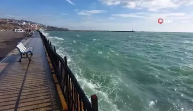 Tekirdağ'da lodos... Tekneler dans ediyor