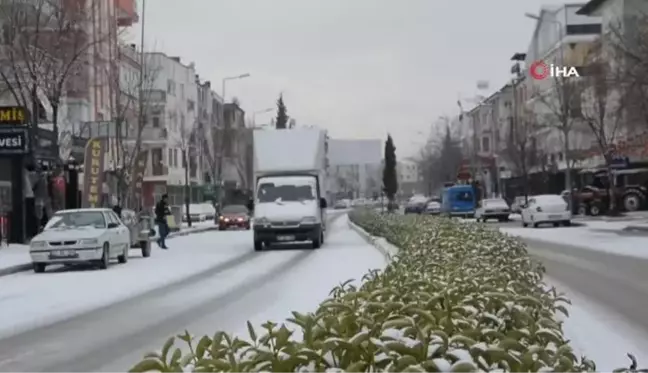 Antalya'nın Korkuteli ilçesinde kar sevinci