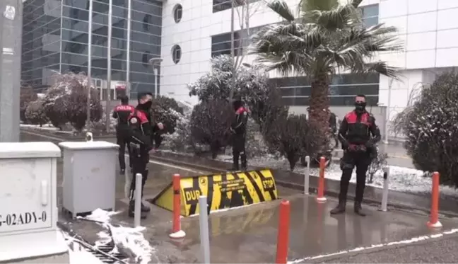 Eşini bıçaklayarak öldüren koca tutuklandı