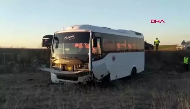 EDİRNE'DE MEMURLARI TAŞIYAN MİNİBÜS YOLDAN ÇIKTI, 8 YARALI