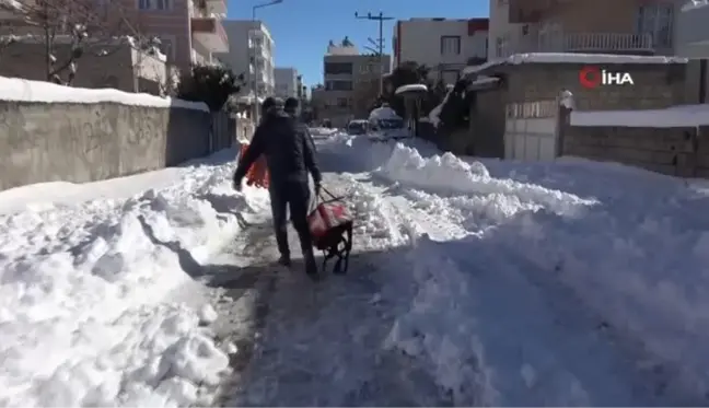 Damdaki karı temizlerken aşağıya düştü