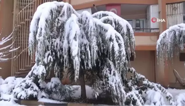 Kilis'te 109 köyün yolu kar nedeniyle kapandı