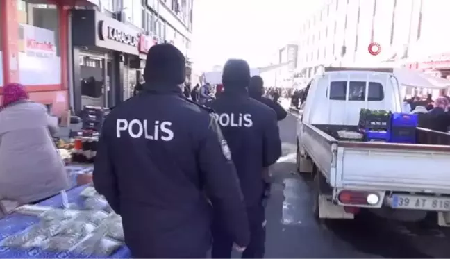 Polis dolandırıcılara karşı uyarmak için pazara çıktı