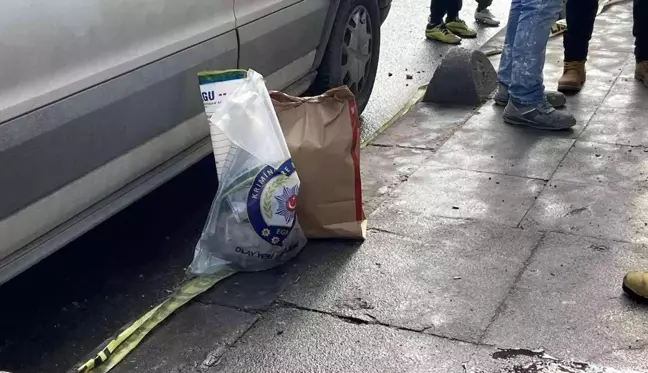 Sultangazi'deki yangında bulunan erkek cesedi Adli Tıp'a gönderildi