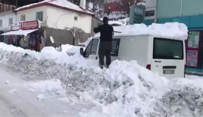 Aladağ'da karla mücadele çalışmaları sürüyor