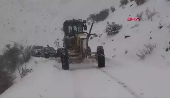 GÜMÜŞHANE'DE KARDAN KAPALI YOLLAR AÇILIYOR