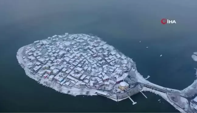 Türkiye'nin küçük Venedik'i beyaza büründü