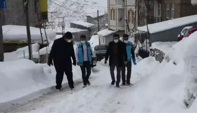 Evde sağlık hizmeti alan hastaların takipleri titizlikle sürdürülüyor