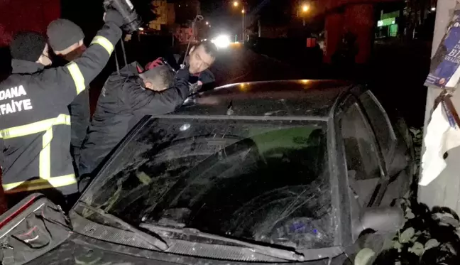 Kaza yaptığı otomobilde uyuya kalan sürücü polisleri bile şaşkına çevirdi