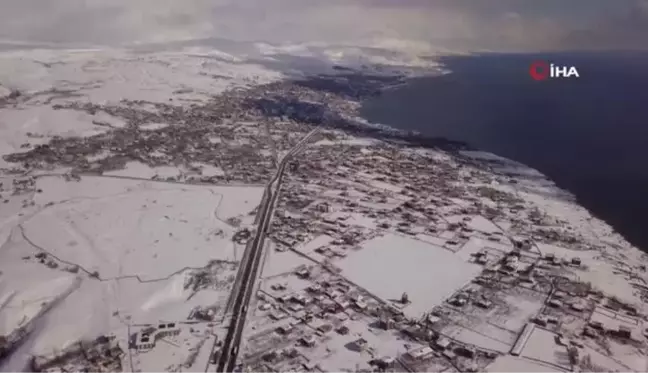 'Sakin şehir' Ahlat'ın tarihi mekanlarından kartpostallık kar manzaraları