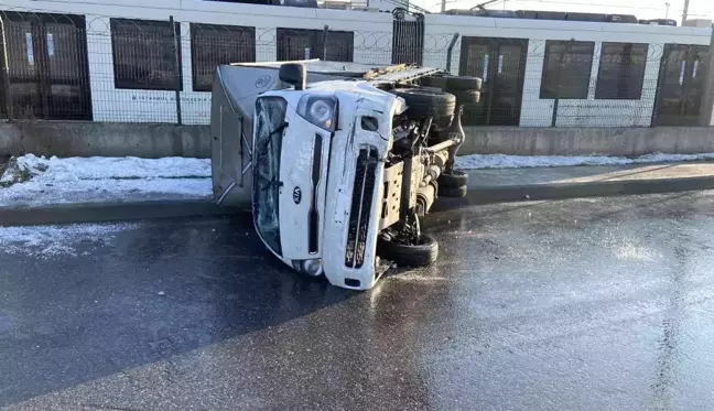 Gaziosmanpaşa'da araç takla attı: 1 yaralı