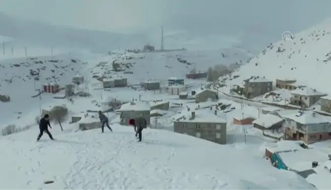 Van'ın kar örtüsü altındaki köylerinde 