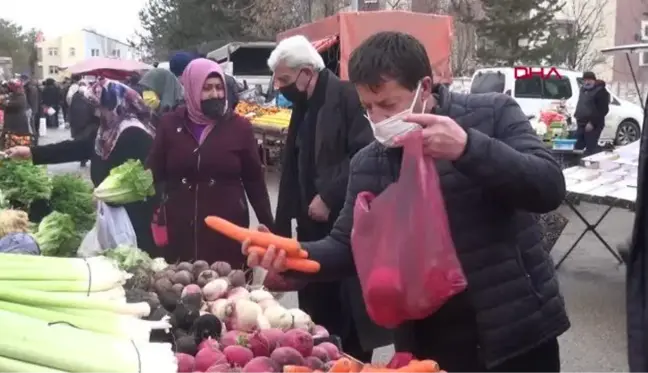 SOĞUK HAVADA PAZARCI VE VATANDAŞA SALEP DAĞITILDI