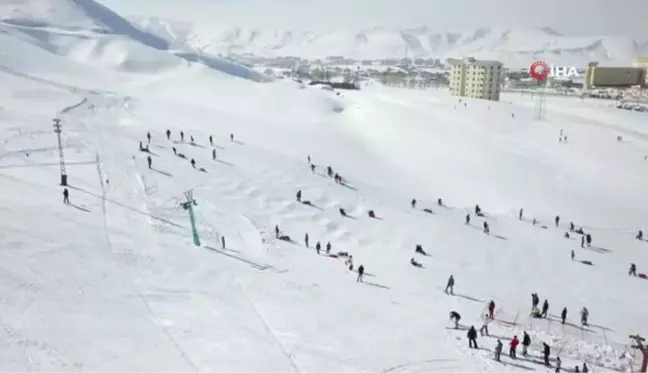 Bitlis'teki kayak merkezlerinde yarıyıl yoğunluğu