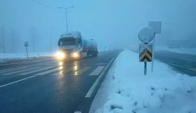 Bolu Dağı'nda hafif kar ve sis etkili oluyor