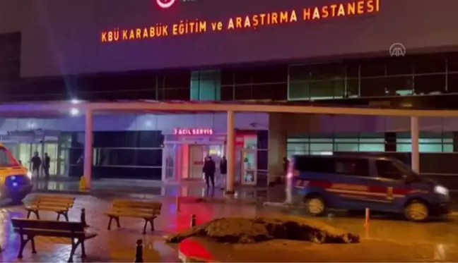 Dereye devrilen otomobildeki 5 kişi yaralandı