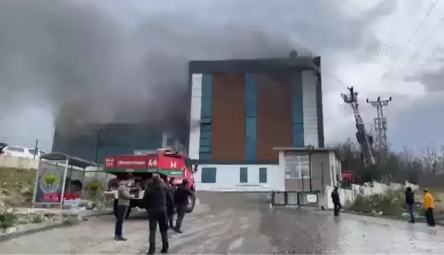 Giresun Üniversitesi Turizm Fakültesi binasının çatısında çıkan yangın söndürüldü - Vali Ünlü