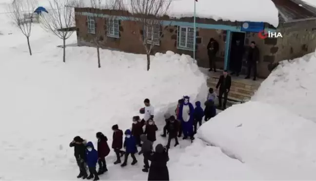 Zonguldak'tan Bitlis'e gönül köprüsü... Üniversite öğrencileri iki şehir arasında gönül köprüsü kurdular