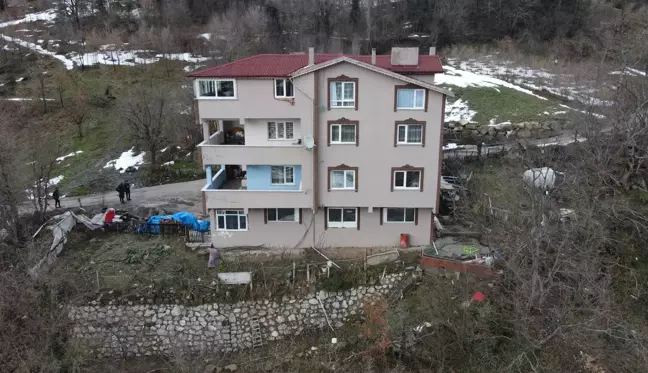 KASTAMONU - Heyelan nedeniyle 4 katlı bina boşaltıldı