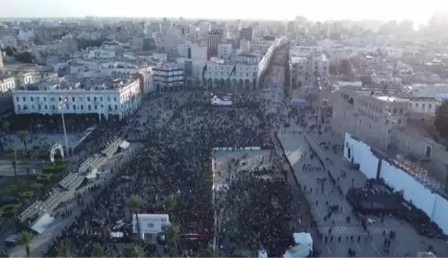 17 Şubat Devrimi'nin yıl dönümü kutlamalarına yoğun ilgi (2)