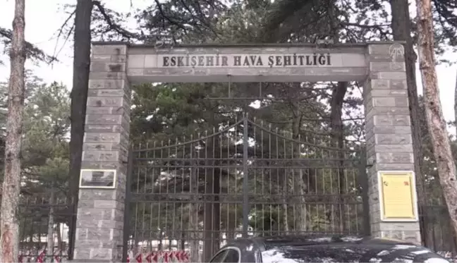 ESKİŞEHİR - Terörle Mücadele ve Vazife Kahramanları Derneği Başkanı Aktaş, şehitliği ziyaret etti