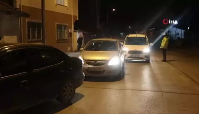 Edirne'de polis ekiplerinin alkollü sürücüler ile imtihanı: 'Alkolmetreye üflemeyeceğim'