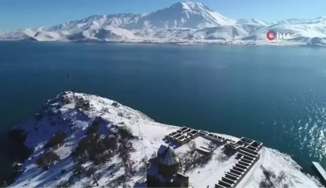 Güzel havayı fırsat bilen vatandaşlardan yürüyüş ve fotoğraf etkinliğine yoğun ilgi